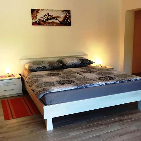 Goga Mare Apartment 로비니 외부 사진