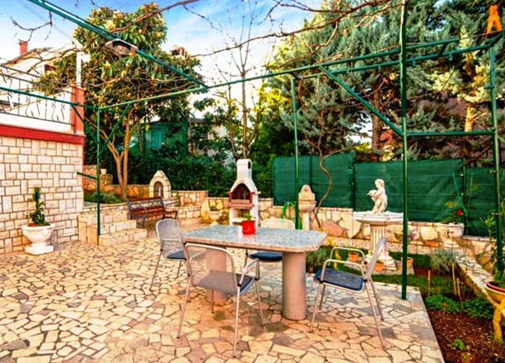 Goga Mare Apartment 로비니 외부 사진