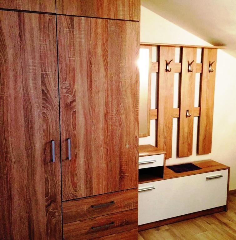 Goga Mare Apartment 로비니 외부 사진